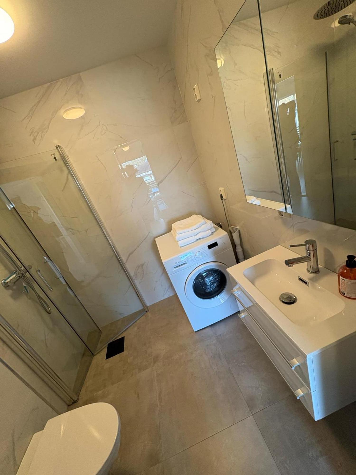 Lisas Apartment, Private New 1 Bedroom And 1 Living Room With Sofa Bed And Big Windows, Share With Nobody Осло Екстериор снимка